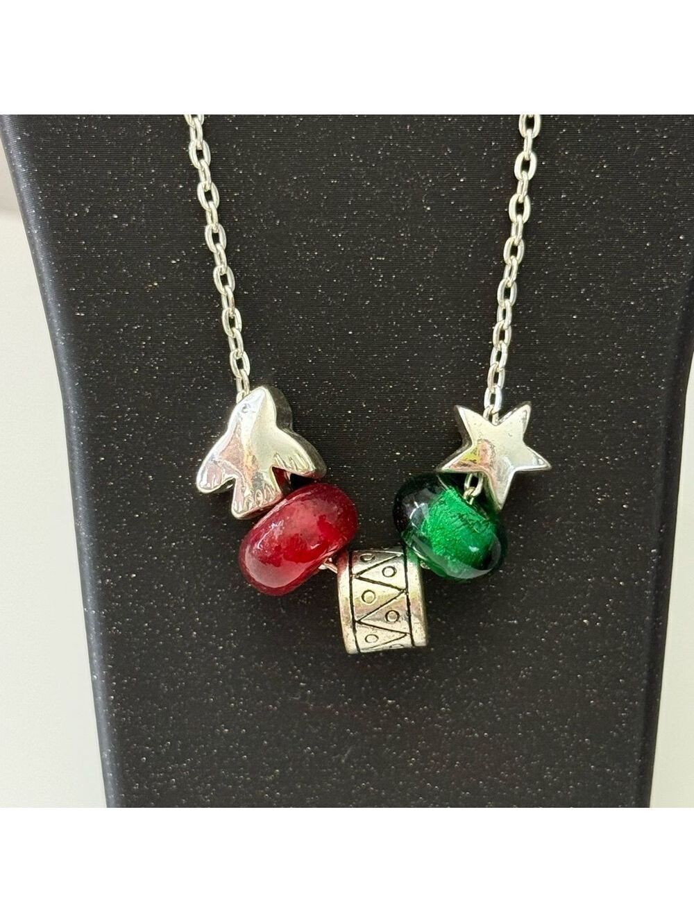 Silver Tone Necklace Red Green Glass Beads Star Bird Charms Adjustable - Picture 2 of 3